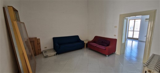 Appartamento Ai Bordi Del Centro Storico, Affaccio Sull'Estramurale.